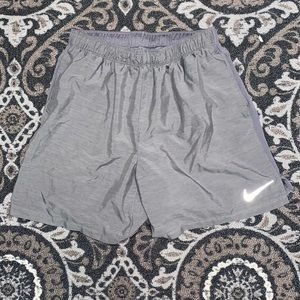 Nike Gym Shorts w Liner